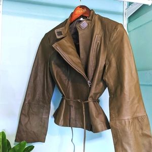 Vintage 🌼 olive green leather moto jacket.